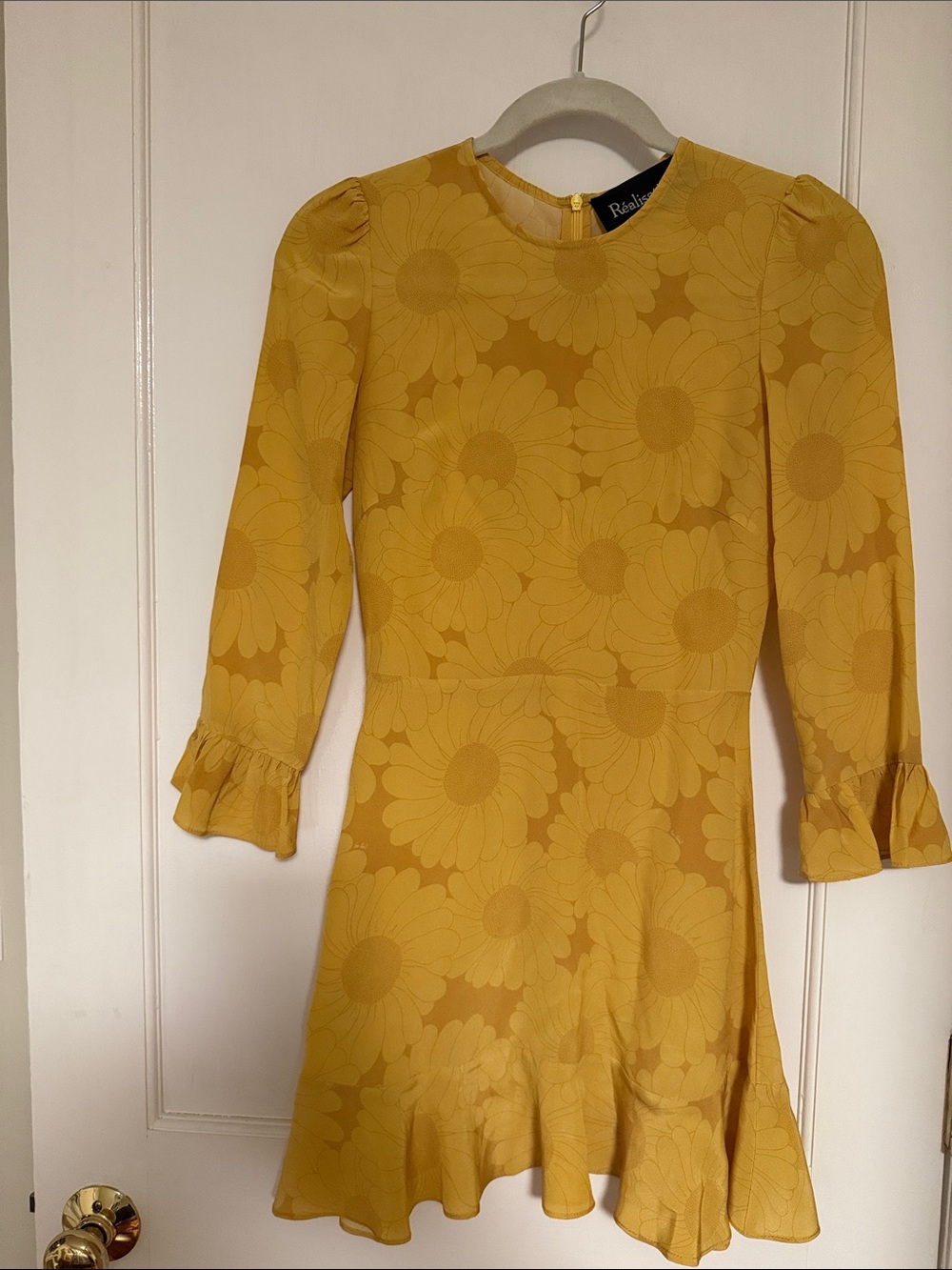 Réalisation Par Yellow print Silk Dress w ruffle sleeves. xxs EUC
